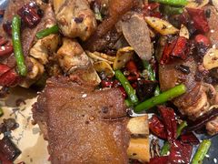 -川流不息·地道川菜·小龙虾(松东路店)