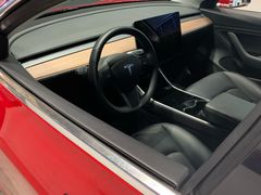 -TESLA 特斯拉(上海太古汇体验店)