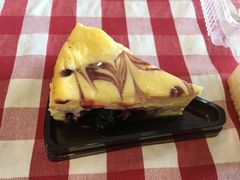 -红宝石·鲜奶小方·海派西点房(南丹店)