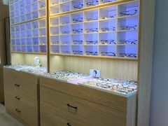 -天空之镜眼镜店蔡司依视路配镜授权零售店(望京颐堤港店)