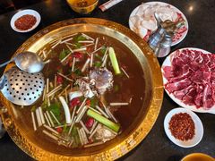 -周老三跷脚牛肉·全牛火锅(非遗传承店)