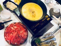 -鲜入围煮花胶鸡海鲜火锅