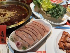 -小天鹅火锅·一线江景洪鼎旗舰店(洪崖洞店)