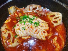 -何妹湿辣牛肉·粤式烧烤砂煲(桂雅路店)