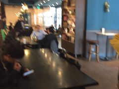 -星巴克臻选(上海中环广场2F店)