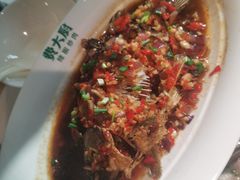 香酥大鲫鱼-费大厨辣椒炒肉(通州万达店)