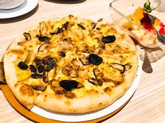 野生黑松露菌菇鸡肉比萨-必胜客(吾悦广场店)