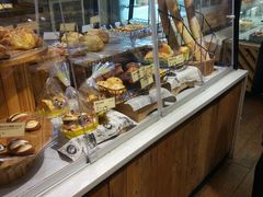面包甜点陈列柜-匠造烘焙(上海湾店)