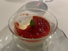 草莓杏白冻-伯衡55·吉品轩(乌鲁木齐南路店)