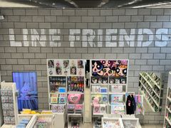 -LINE FRIENDS Garosu-gil Flagship Store
