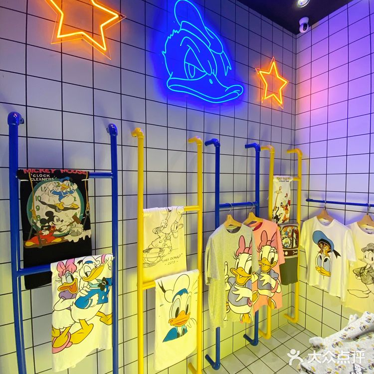 遇见夏日爽鸭鸭[微笑][愉快]