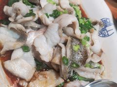 广式葱油鲈鱼-融聚·粤小馆(水上公园店)