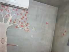 -卡罗酒店(东门晒布地铁站店)