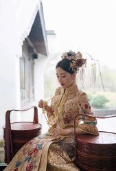 -曼青婚纱礼服馆