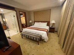 -汕尾巴黎半岛酒店