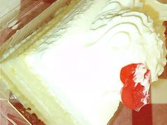 -红宝石·鲜奶小方·海派西点房(南丹店)