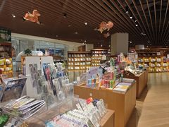-新华文创·光的空间