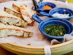 三种酱配酸面包-Mesa Madre梅萨妈妈·Bintana(国贸店)