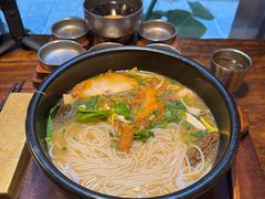 -银米·云南传统过桥米线(双廊黑金冠店)