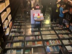 -钟书阁(松江泰晤士小镇店)