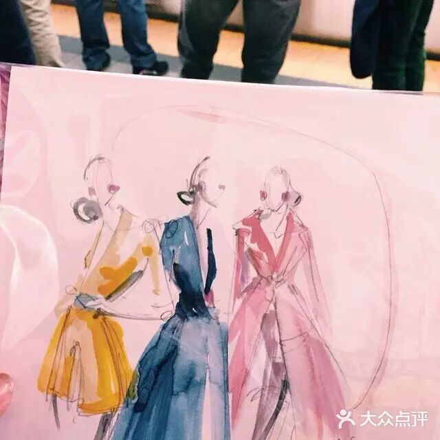 美女的服装手绘作品，又一次被震惊了🍃🍃