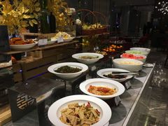 -飨食汇全日制餐厅·昆山皇冠假日酒店(九方店)
