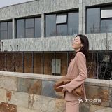 OOTD | 这个春天一定要拥有的烟雾粉西装