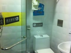 -7天连锁酒店(大连星海广场联合路地铁站店)