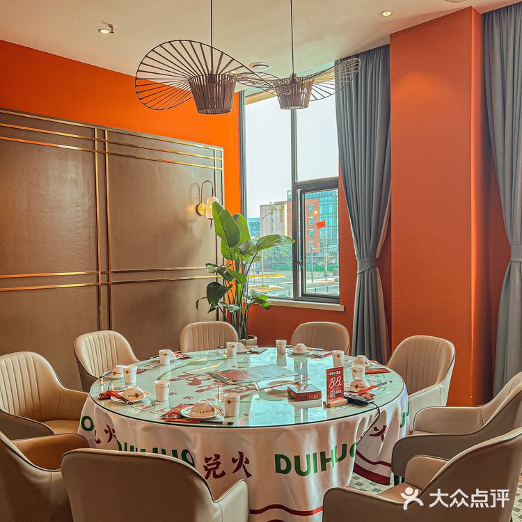 这家港风极致的花胶鸡店真的狂拍三百六十五张才过瘾❗️