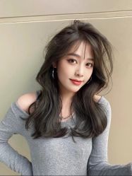 -诗悦发型烫染SALON
