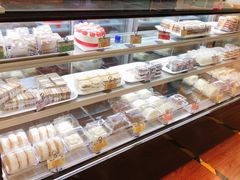 面包甜点陈列柜-新侨三宝乐面包店(崇文门店)