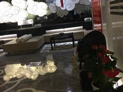 -新盈光·云会所(百丈东路店)