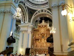 -皮拉尔圣母圣殿主教座堂