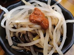 -丽虹云南过桥米线(兴工街店)