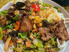 -歹歹的加个面过油肉拌面