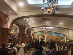 大堂-清真·玛丽亚新疆菜主题餐厅(浙江中路店)