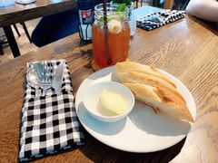 -ROAST coffee & eatery