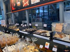 面包甜点陈列柜-OUR Bakery(三里屯太古里店)