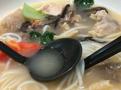 -蒙自源米线大王(东站店)