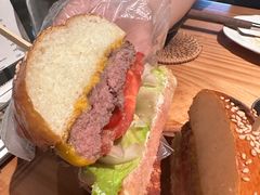-三勾JJJ Burger&Coffee(梅溪湖店)