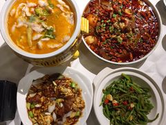 招牌酸汤鱼-老浒记烤鸭-北京菜(琉璃厂店)