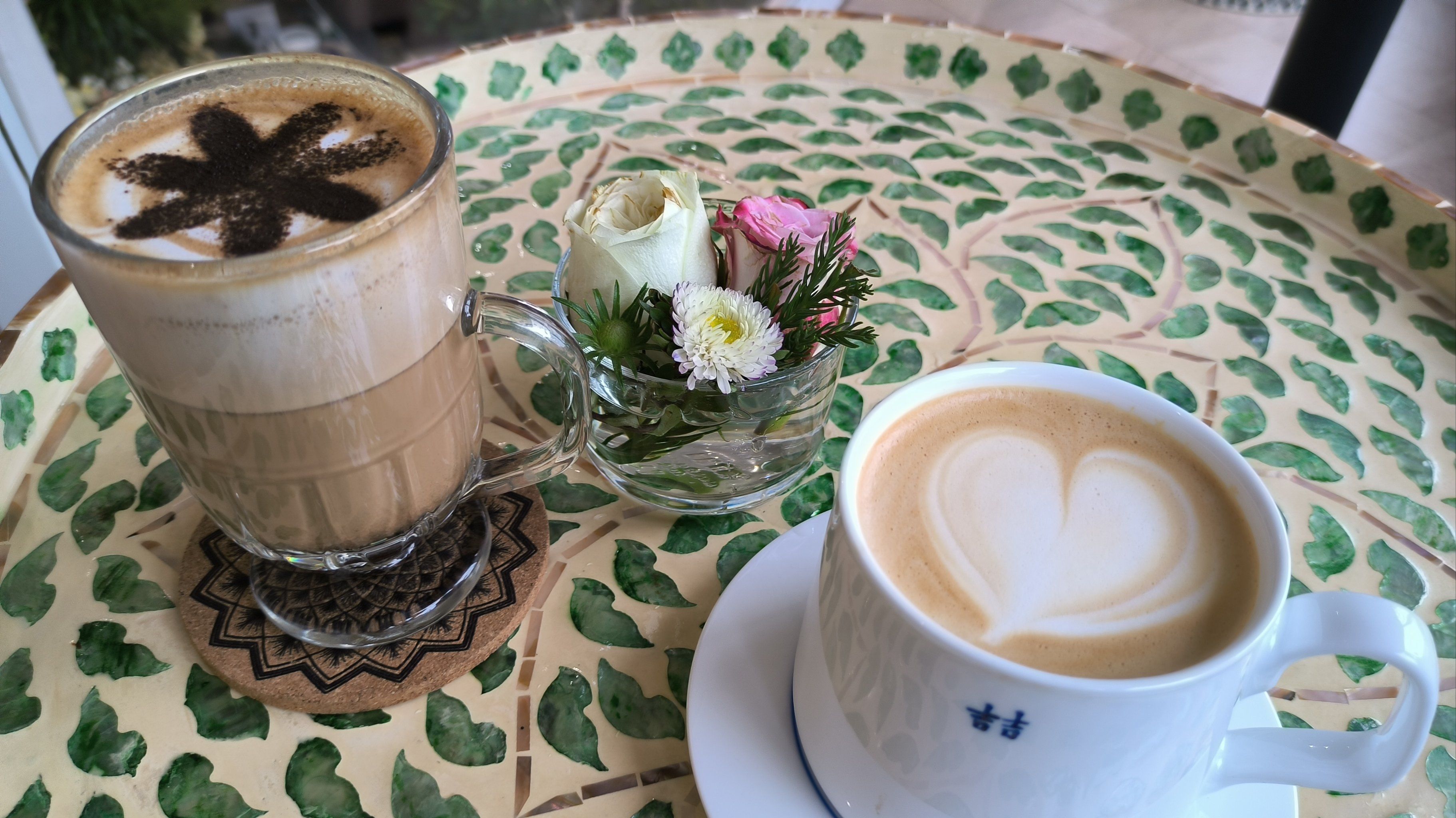 如果你喜欢鲜花,书,咖啡,那就请一定要来