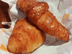 羊角包-YUE·6·西式融合餐厅(外滩六号店)