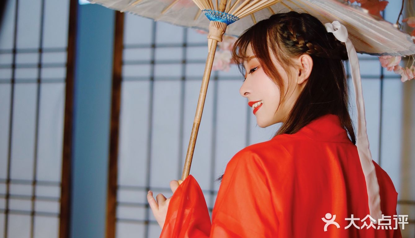 魔都探店│比网红展还好拍？神仙摄影棚了解一下