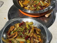 -休记光头香辣蟹干锅店(衣冠庙店)