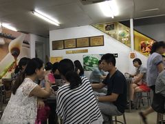 等位区-银记肠粉店(市二宫店)