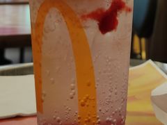 草莓麦旋酷-麦当劳(南后街店)