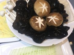 -重庆小天鹅火锅(中商广场店)