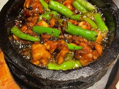 石锅杭椒牛蛙-桂满陇天书(南京德基旗舰店)