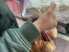 -白玉兰食品甜凤店(合生汇店)